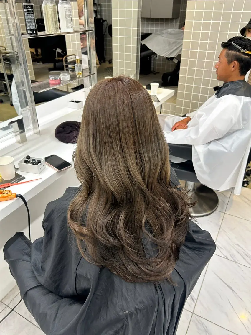 ロング カラー カット ヘアカラー トリートメント ヘッドスパ ヘアセット 🥯縮毛/レイヤー/ ベージュヘア🥯のヘアスタイル