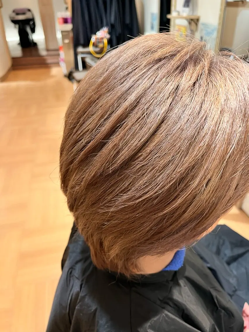 ショート カラー ベージュカラー ブリーチ Ha naのヘアスタイル