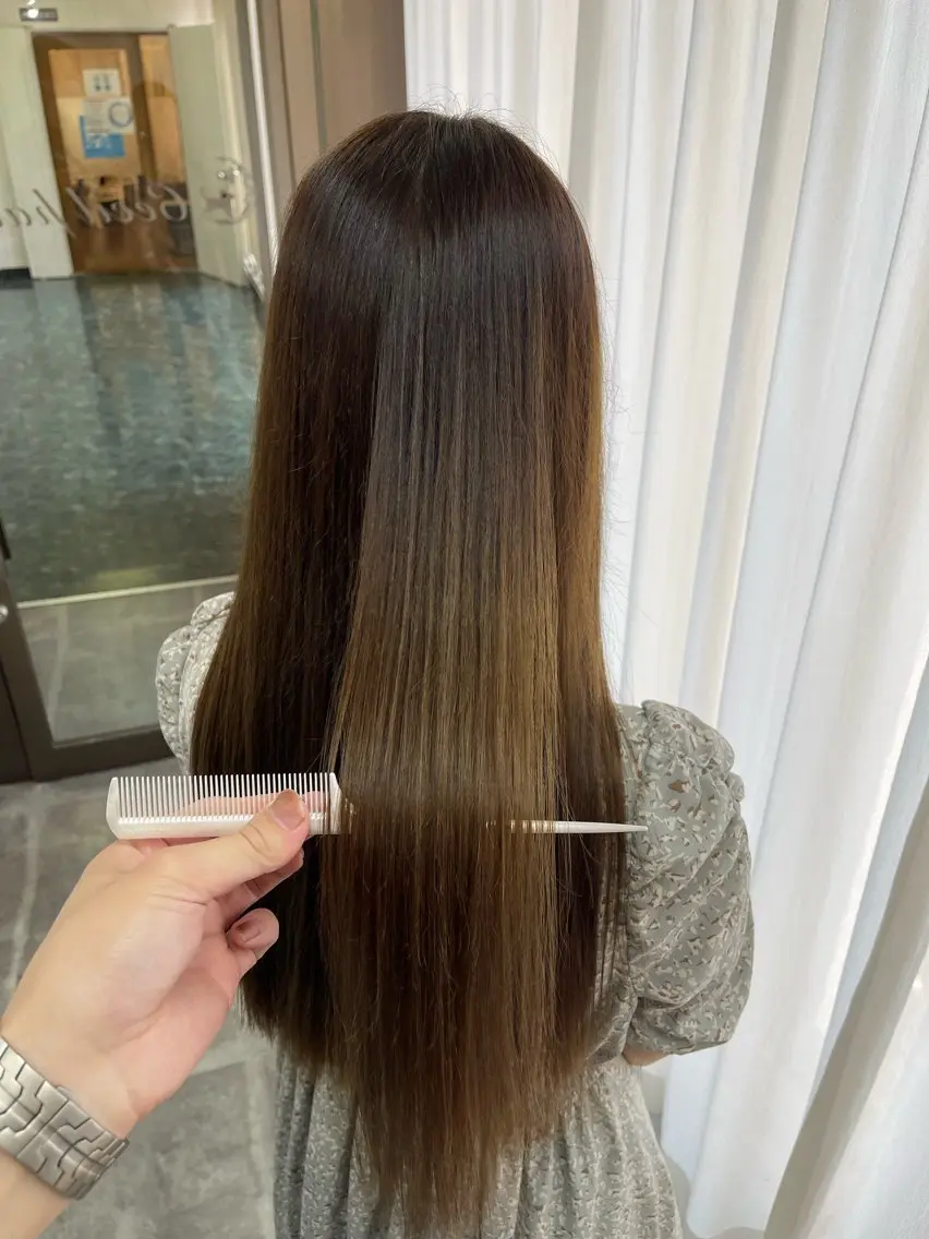 ロング カラー ベージュカラー ブリーチ ケアブリーチ デザインカラー ダブルカラー ヘアカラー トリートメント ダブルカラー/ 髪質改善💎安藤のヘアスタイル