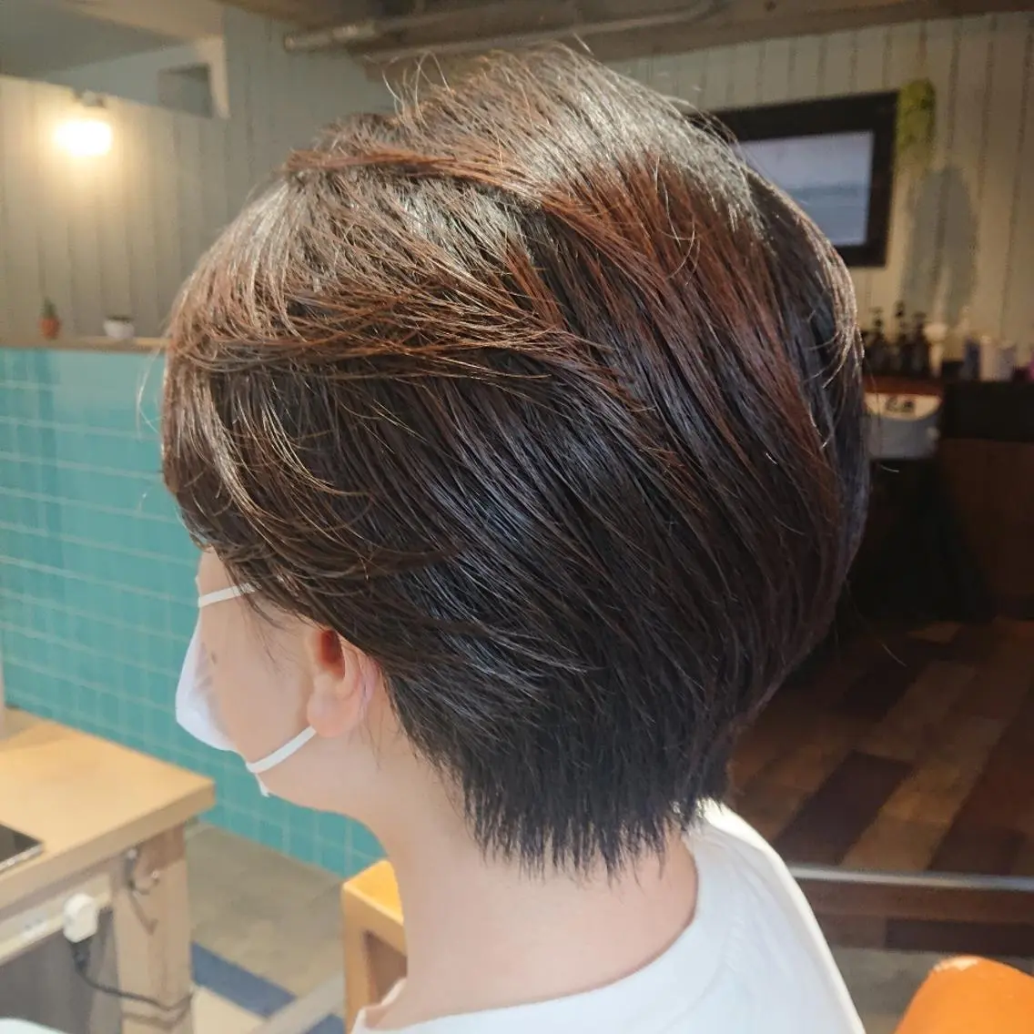 ショート カット alushe 岡 陽子のヘアスタイル