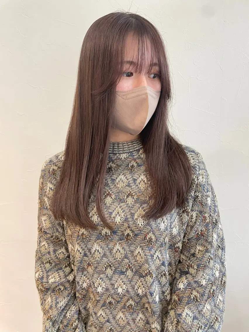 ロング ラベンダーベージュ ハヤサカ マユキのヘアスタイル