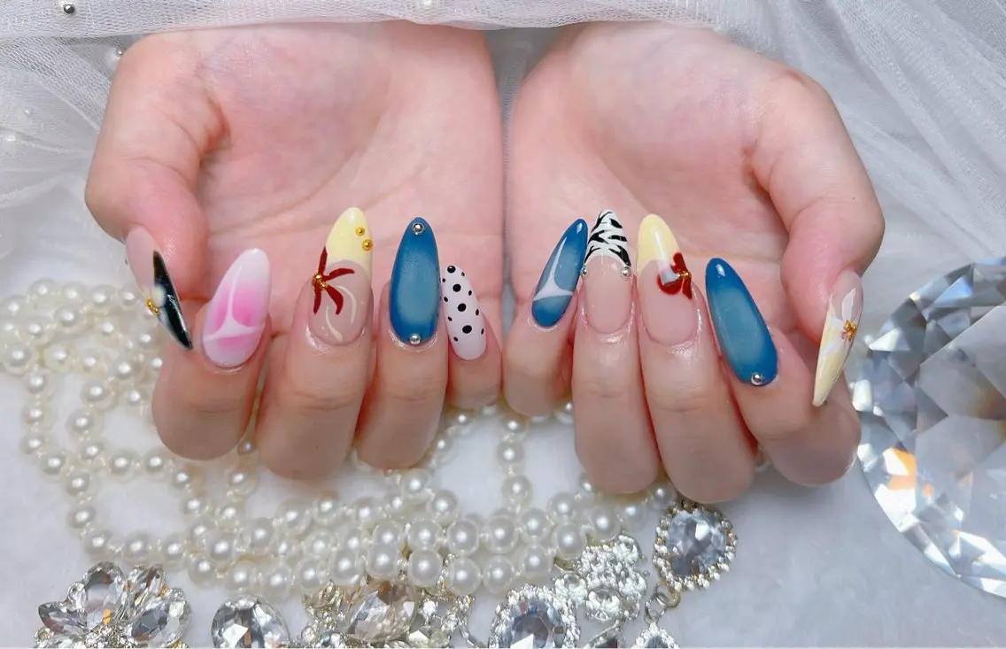 ネイル アートネイル オーロラネイル チークネイル 長さ出し フットネイル Miya _nailのネイルデザイン