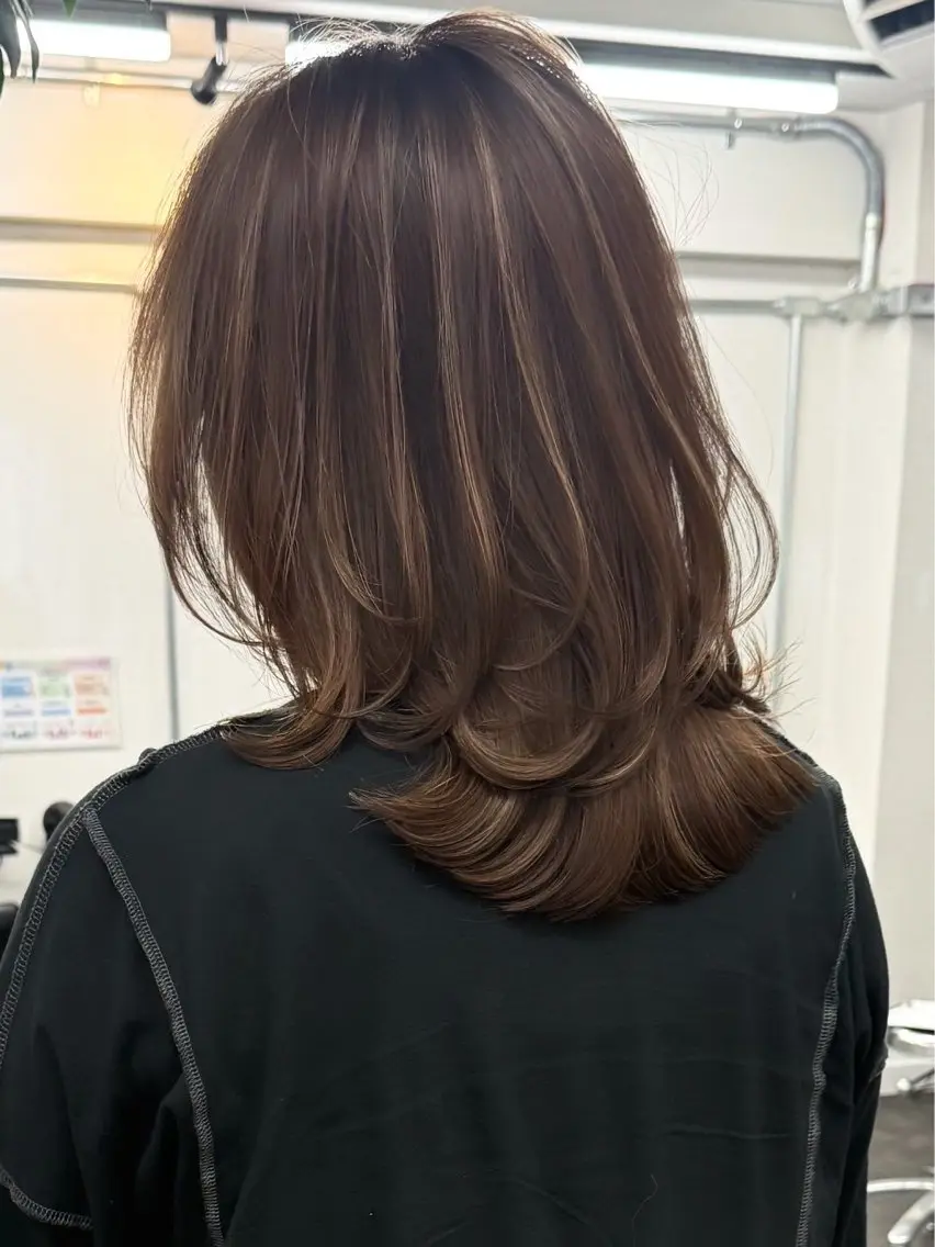 ミディアム カラー ハイライトカラー ハイライト レイヤーカット ヘアカラー 🌈透明感カラー🌈 🌟吉田祐介🌟のヘアスタイル