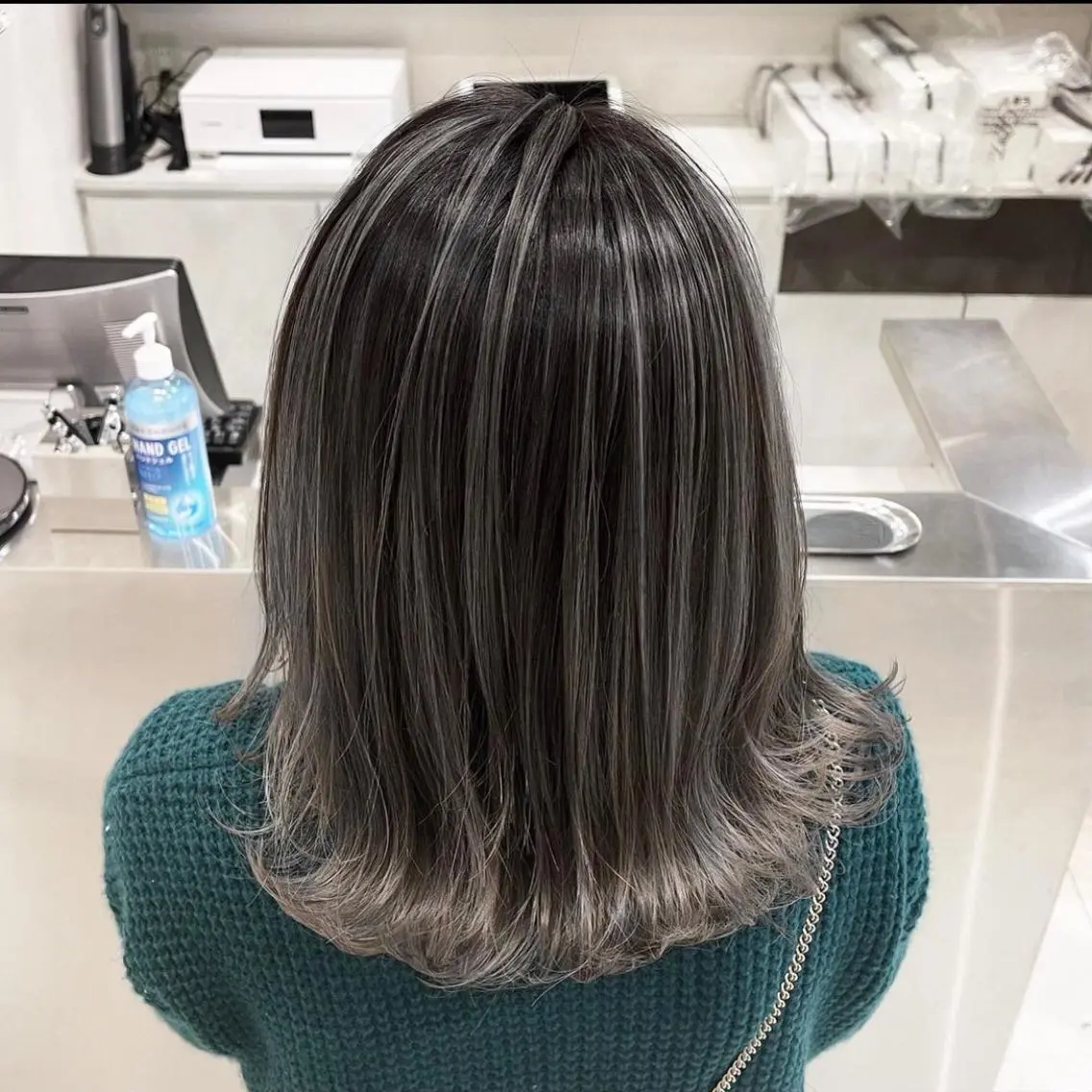 ミディアム カラー ハイライトカラー ハイライト DEAN ISLA 海外風ヘアサロンのヘアスタイル