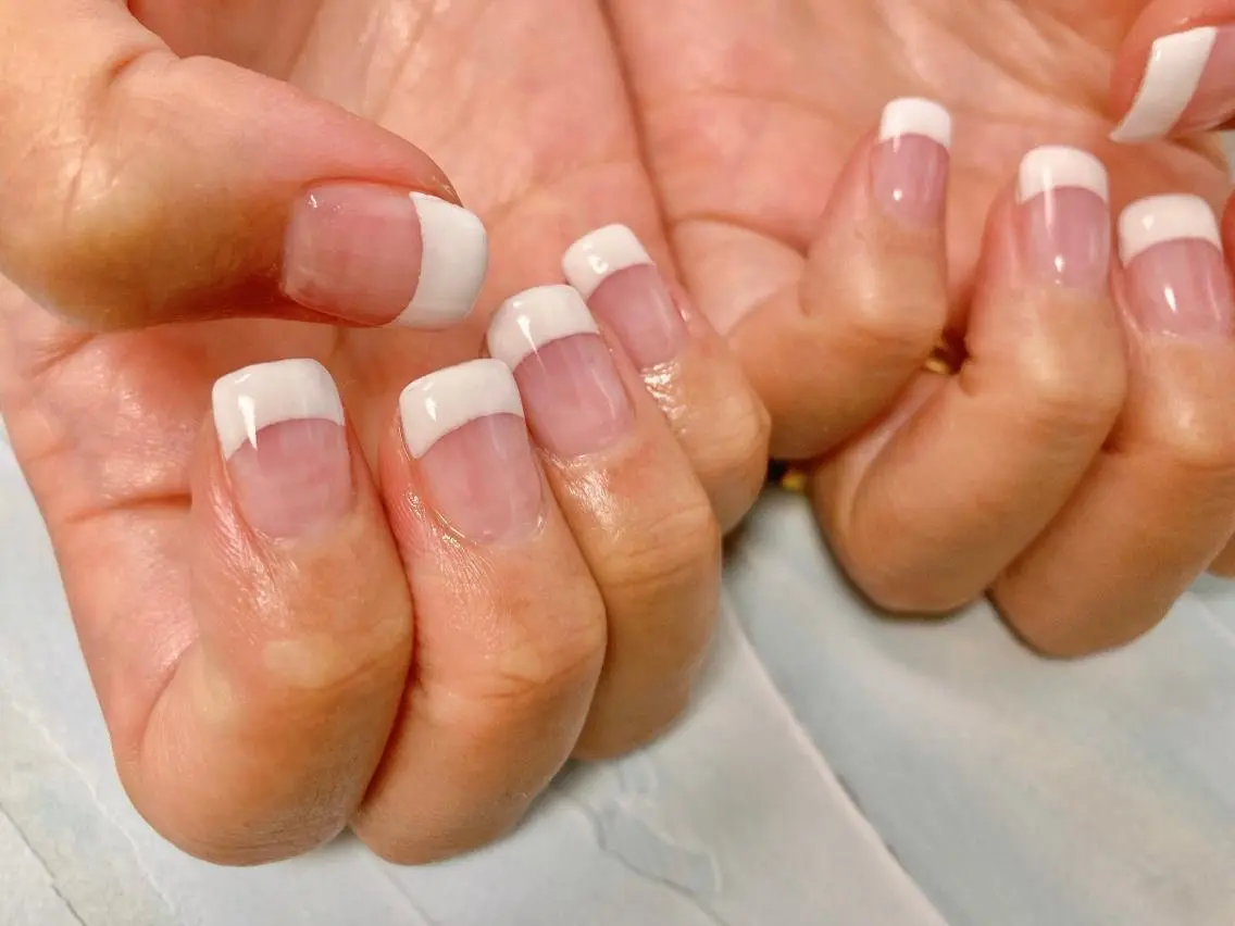 ネイル フレンチネイル mogunail &blowのネイルデザイン