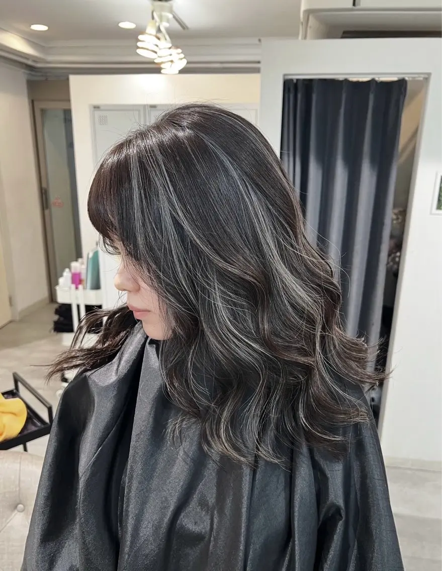 セミロング カラー ダークグレー ダークグレージュ グレージュ ハイライトカラー ハイライト 指名数No.1 /NAOYAのヘアスタイル