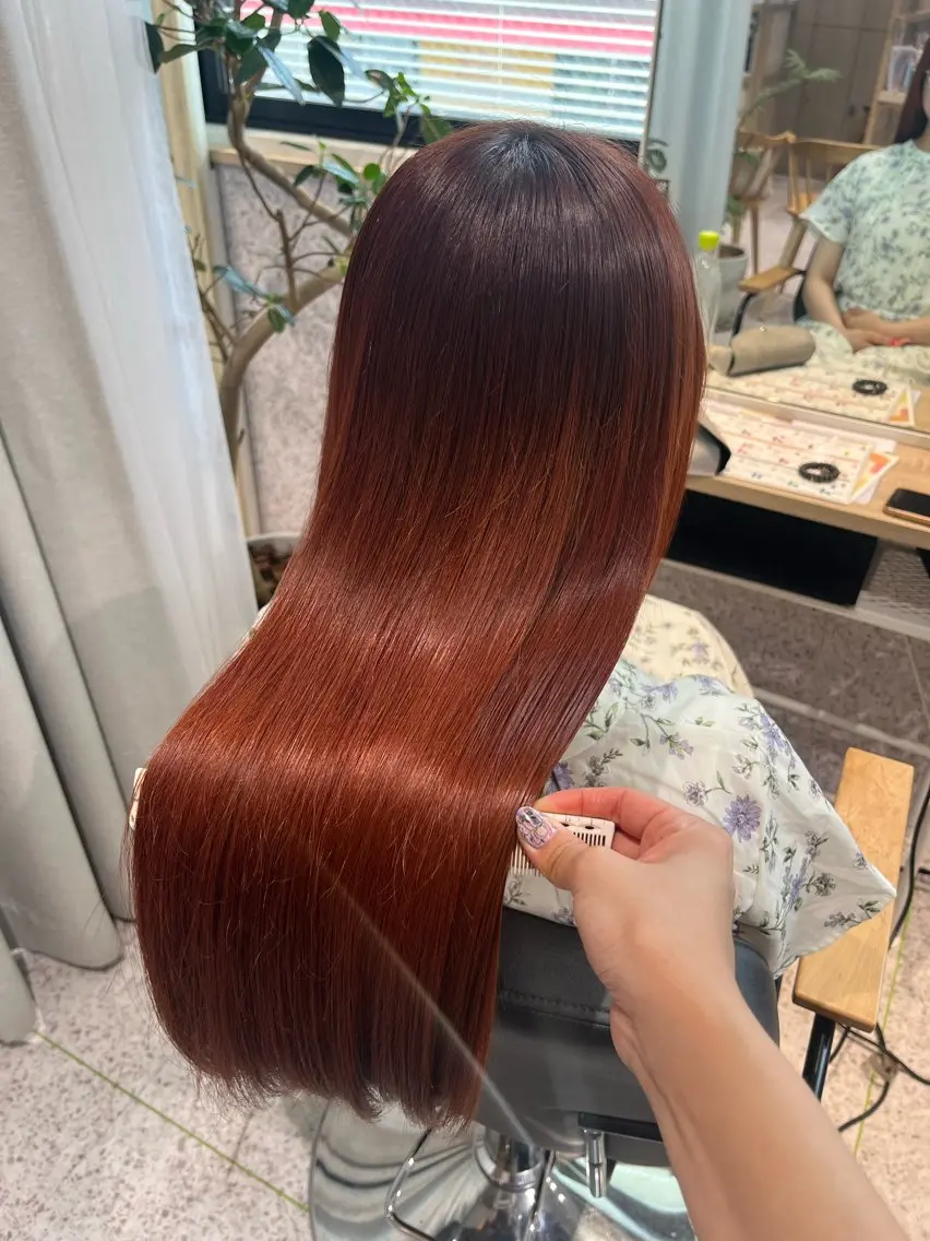 ロング カラー ブリーチ ハイトーンカラー オレンジ オレンジレッド レッドカラー ヘアカラー トリートメント 髪質改善&艶カラー/ ほんだあみ (♡)のヘアスタイル