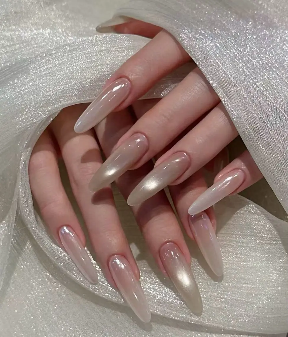 【チップ長さだし】ワンカラーorマグネットorラメグラ💅(練習メニュー)の写真