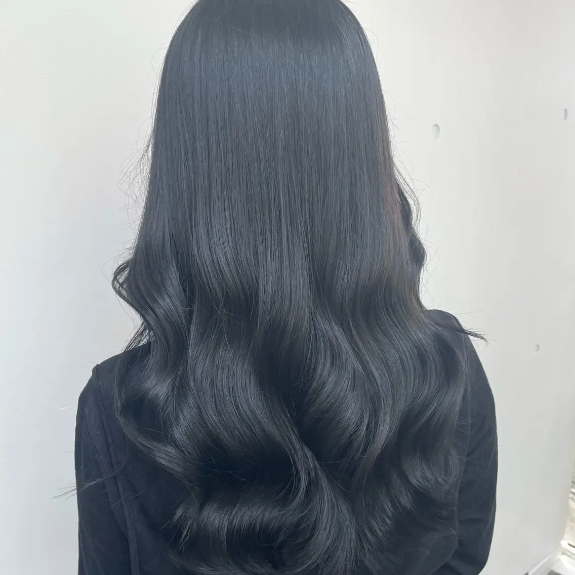 ロング カラー 黒髪 ブルーカラー ブルーブラック 韓国風ヘア ヘアカラー トリートメント もにか🌞原宿/渋谷 🌝ブリーチカラーのヘアスタイル