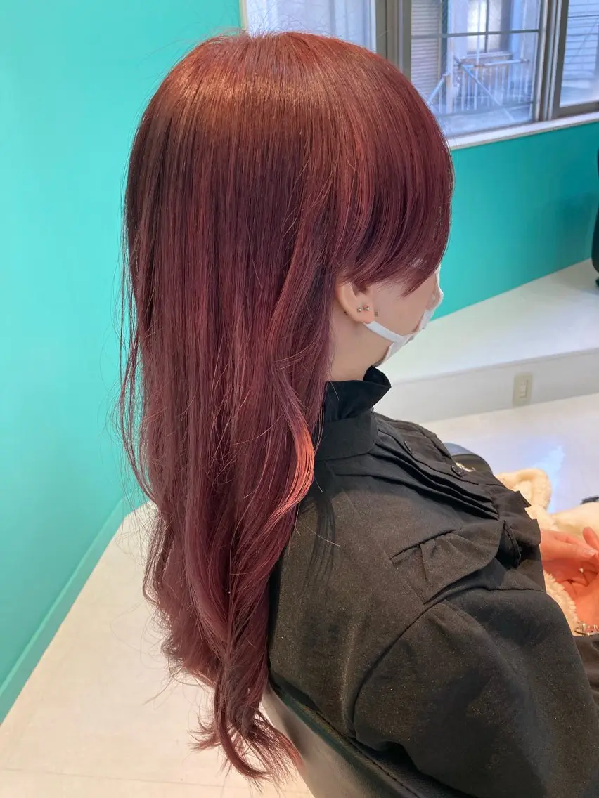 ロング カラー ボルドーカラー ピンクカラー ボブ ロング 🫧透明感✨ブリーチ 💫ダメージレス🫧のヘアスタイル