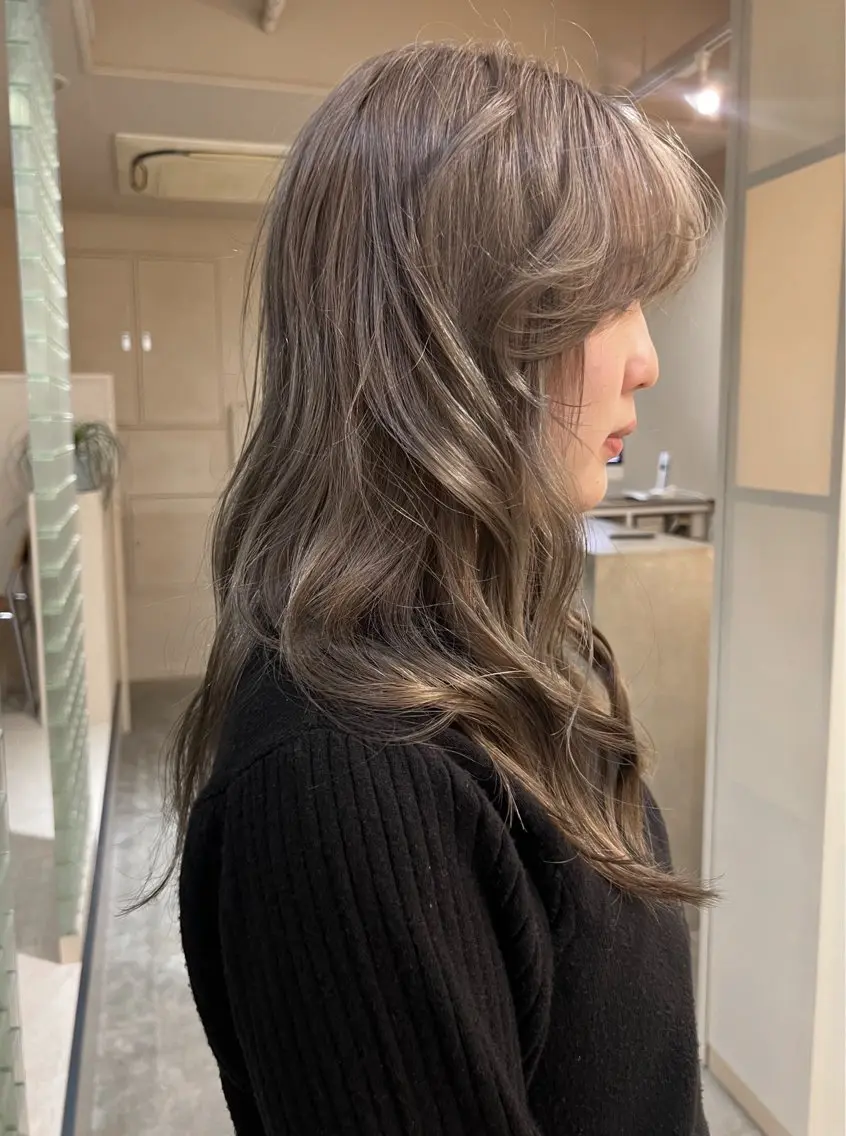 ロング カラー 渡部 真世のヘアスタイル