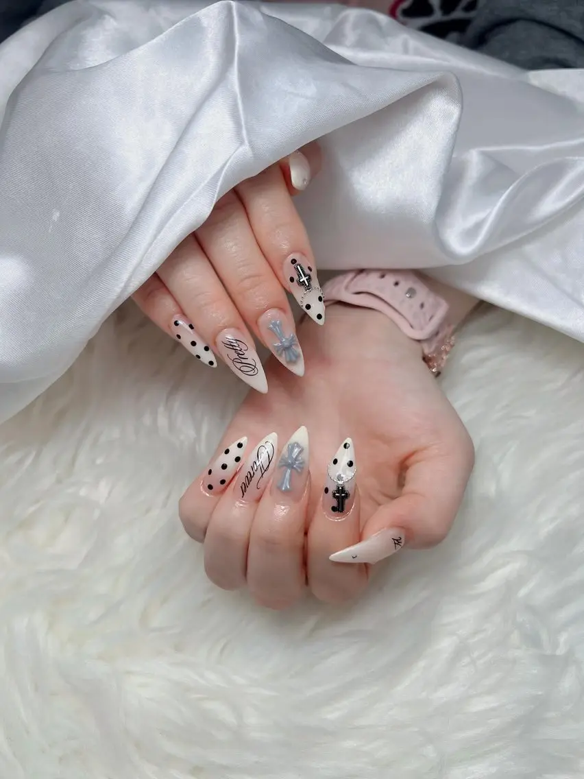 ネイル フットネイル フレンチネイル グラデーション 韓国ネイル マグネットネイル ハンドネイル ハンドケア Hara Nail 【持ち込みOK】のネイルデザイン