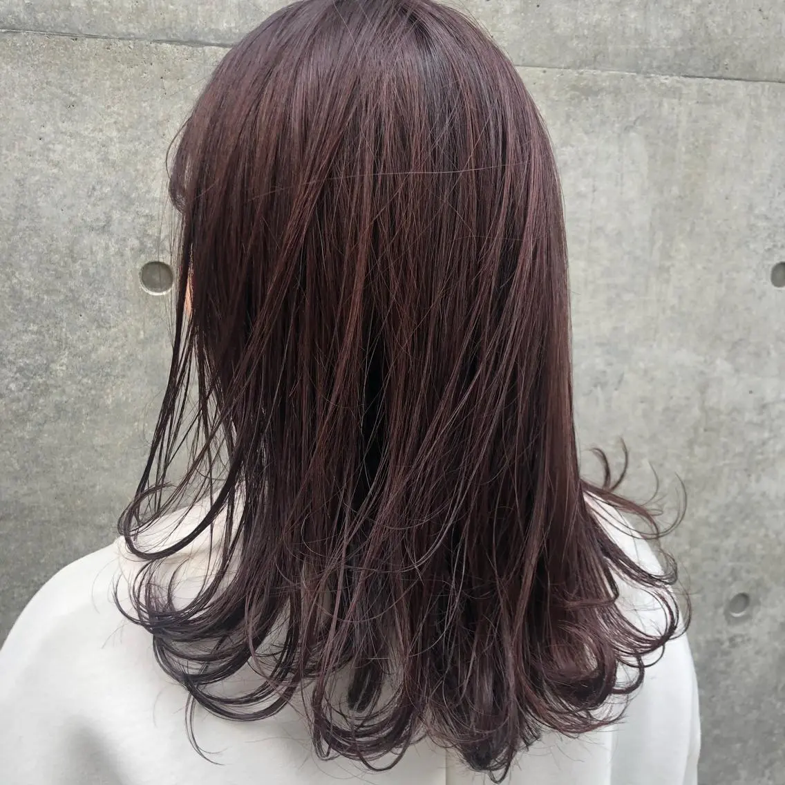 セミロング ピンクブラウン やまさきえりこ ニュアンスパーマのヘアスタイル