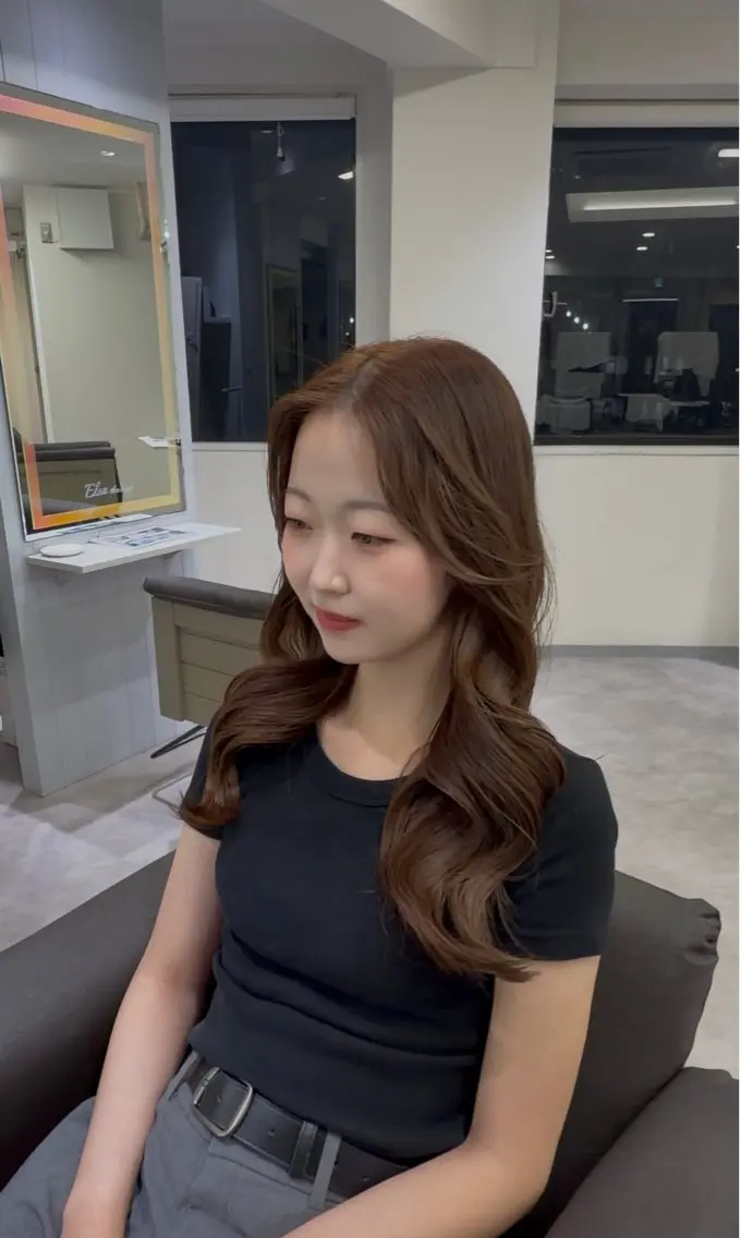 ロング カラー ブリーチ ブラウンカラー 透明感カラー ココアブラウン ヘアカラー りおん/オタク/ 推しカラーのヘアスタイル