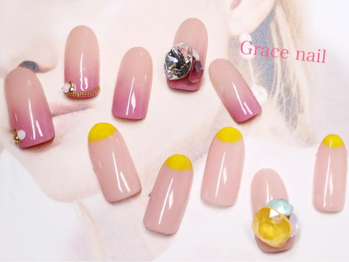 ネイル ワンカラーネイル ストーンネイル Grace Nailのネイルデザイン