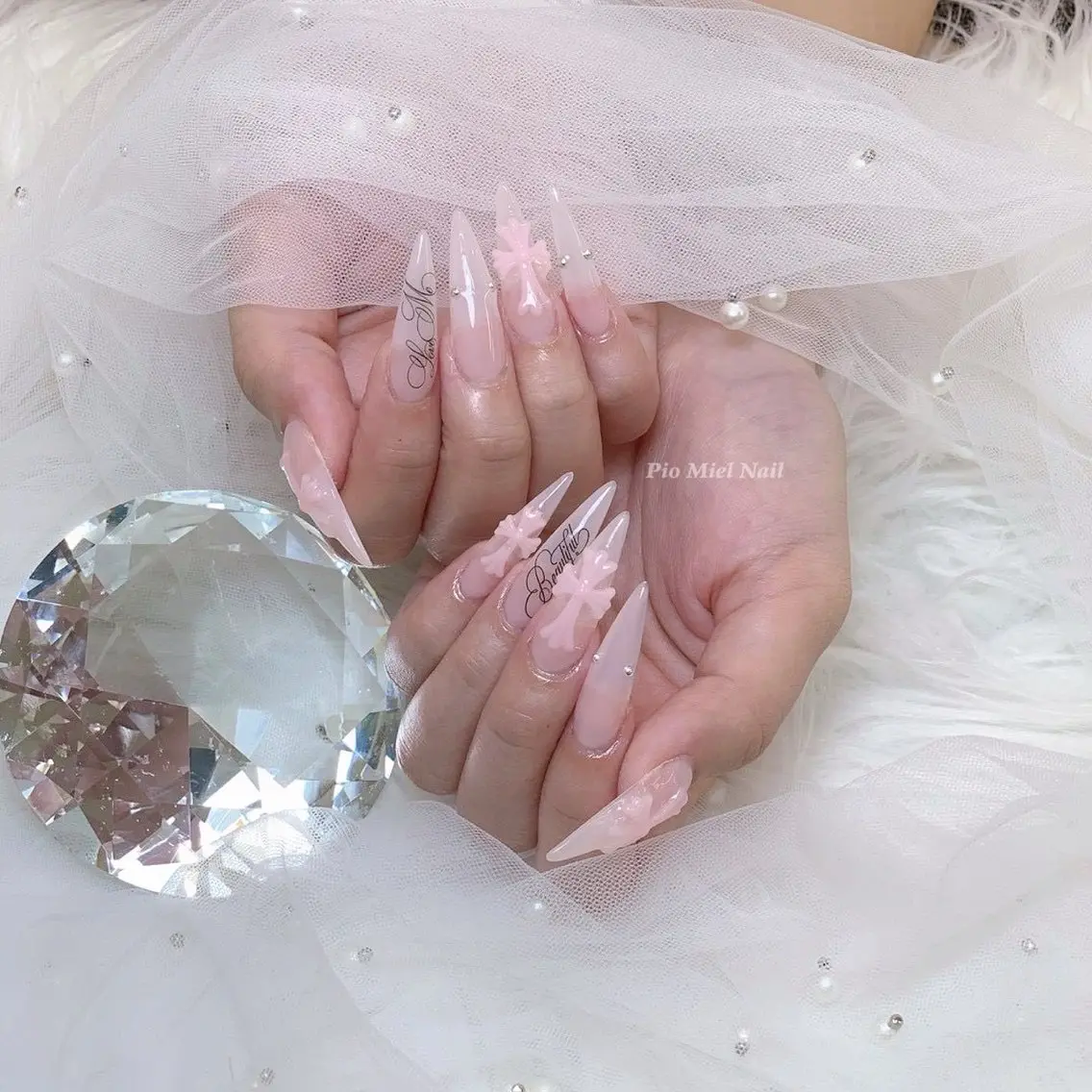 ネイル ハンドネイル HANA 長さだしのネイルデザイン