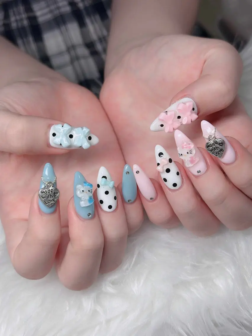 ネイル フレンチネイル ジェルネイル ハロウィン キラキラネイル 韓国ネイル ハンドネイル H.baby Nail Salonのネイルデザイン