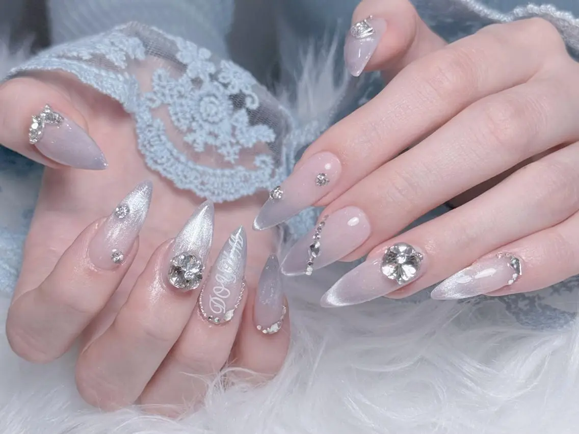 ネイル ボルドー チークネイル 長さ出し フレンチネイル ジェルネイル Emi🌸Belle Nail Salonのネイルデザイン