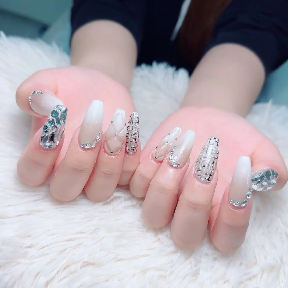 ロング ロング ハンドネイル gallery Yumiのネイルデザイン