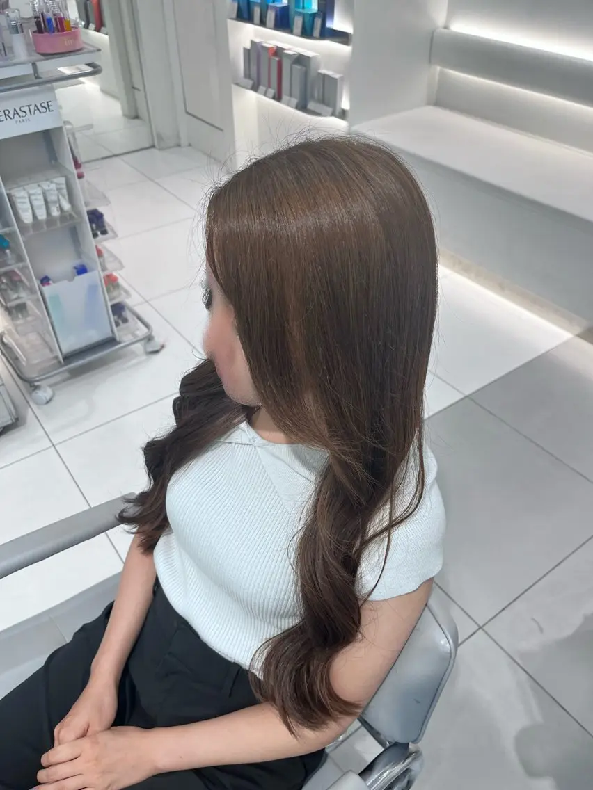 セミロング カラー ヘアカラー 高光汰一 / 新宿三丁目美容師のヘアスタイル