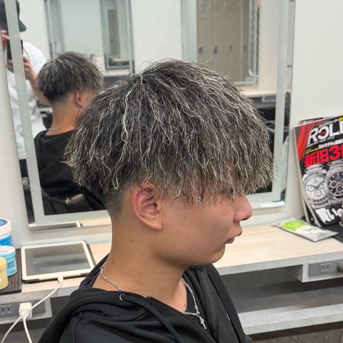 ショート カラー パーマ メンズ メンズハイライト メンズパーマ ハイライトカラー ハイライト カット ヘアカラー パーマ トリートメント 角田 凌のヘアスタイル