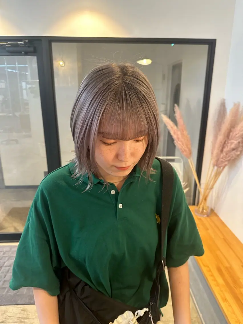 ミディアム カラー ヘアカラー トリートメント yuika .のヘアスタイル