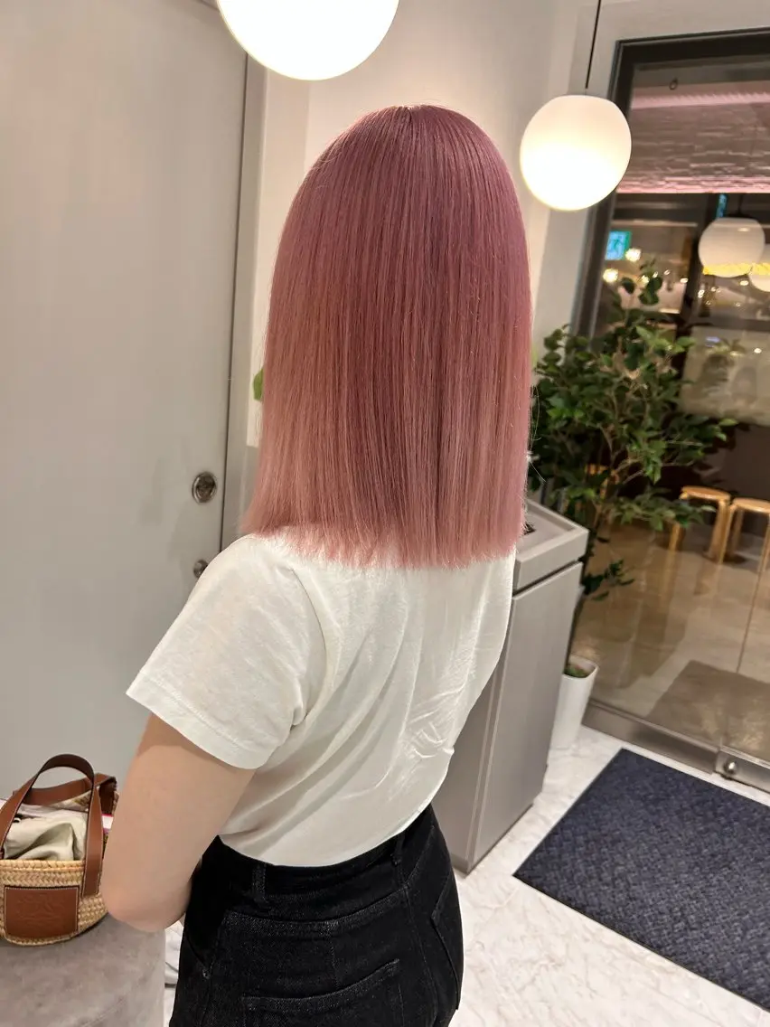 ミディアム カラー 薄田 珠美のヘアスタイル