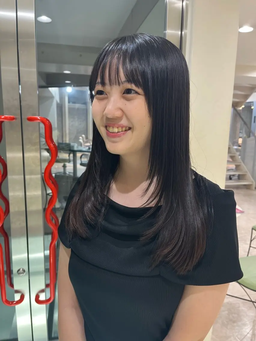 セミロング レイヤーカット カット 谷口 鈴音のヘアスタイル