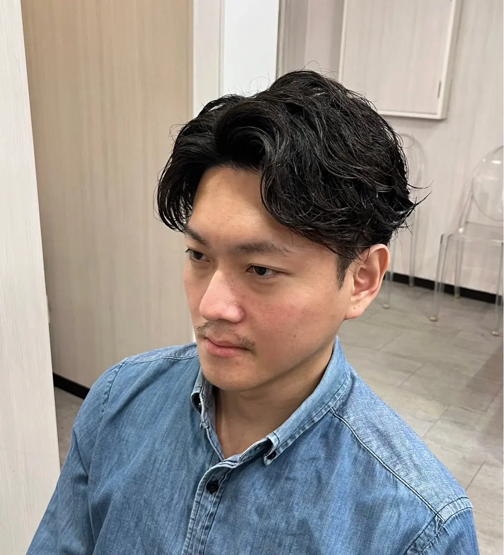 メンズ メンズブリーチ センターパート コンマヘア ダウンパーマ カルマパーマ 韓国メンズヘア特化 ‪☆KOKIのヘアスタイル