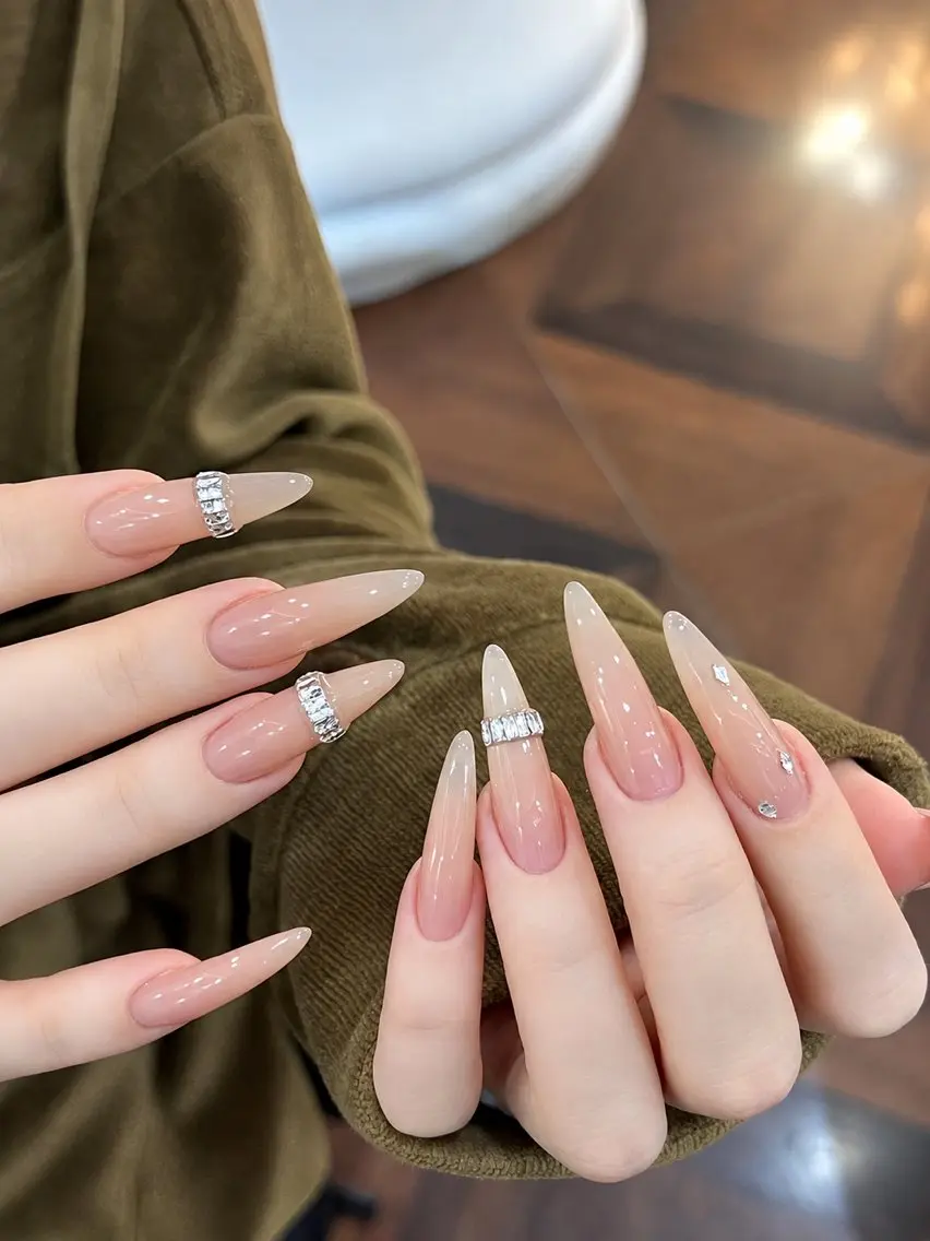 ネイル 韓国ネイル マグネットネイル 持ち込み ハンドネイル CICI NAIL_ROYALのネイルデザイン