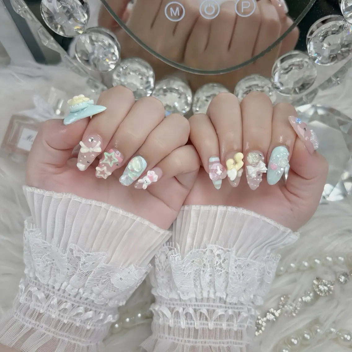 ネイル ジェルネイル キラキラネイル 韓国ネイル 持ち込み 夏ネイル ハンドネイル ハンドケア Yumi chan Novaのネイルデザイン