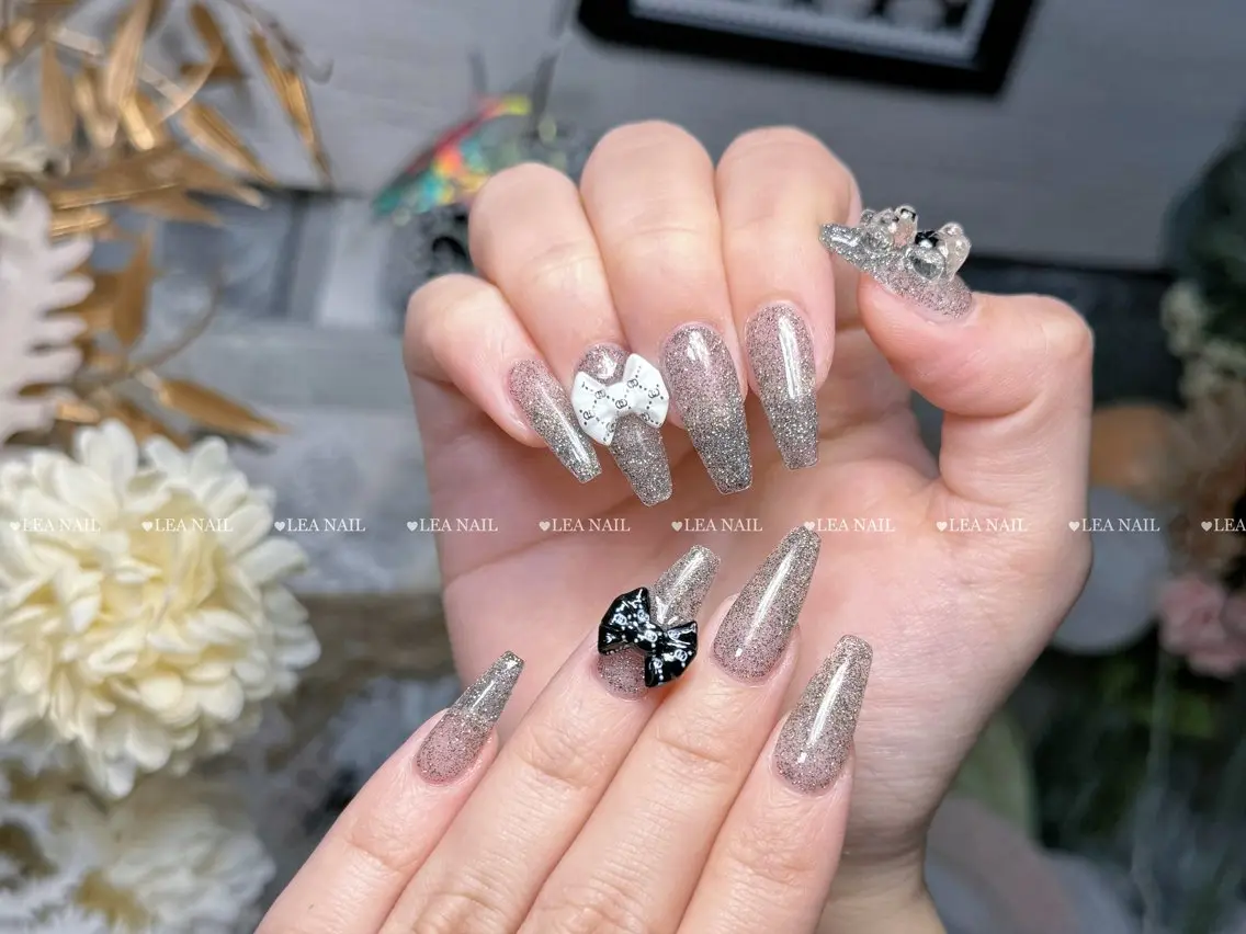 ネイル フラッシュネイル フットネイル ジェルネイル グラデーション 韓国ネイル ハンドネイル Luxe Nail Salonのネイルデザイン