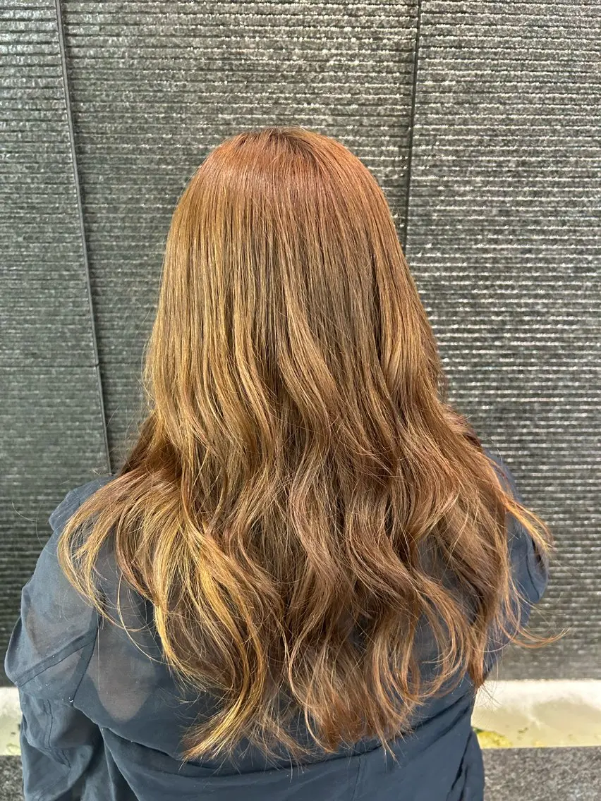 ロング カラー ベージュカラー 對馬 光梨のヘアスタイル