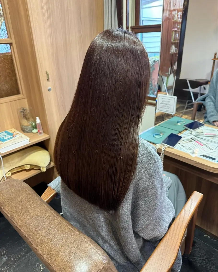 ロング カット ヘアカラー トリートメント TOMOKI hanareのヘアスタイル