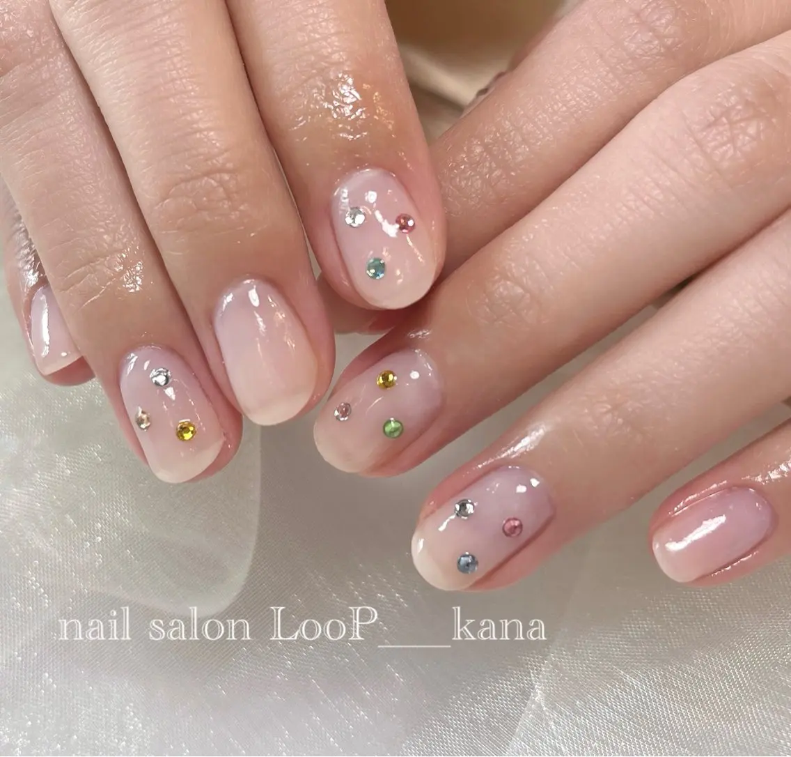 ネイル ストーンネイル ネイルモデル募集中 LooP-kanaのネイルデザイン