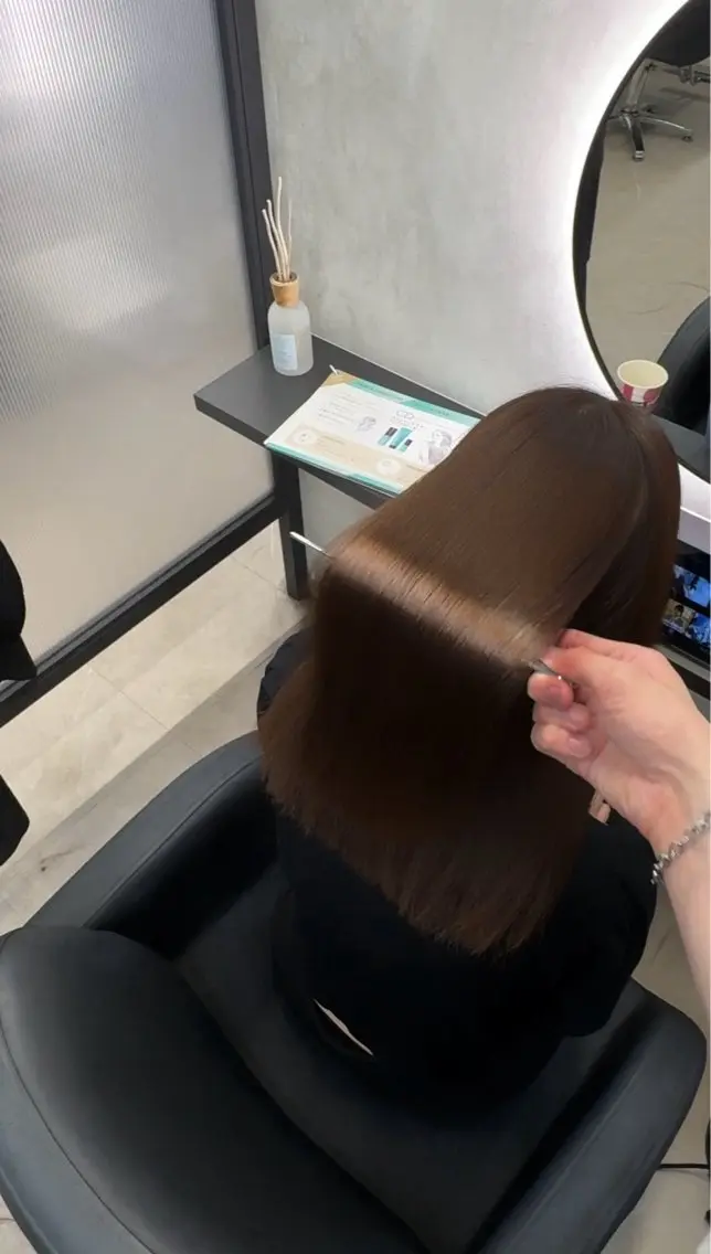 セミロング ヘアアレンジ カット 縮毛矯正 トリートメント 新宿 /髪質改善/ レイヤー/ヒュウガのヘアスタイル