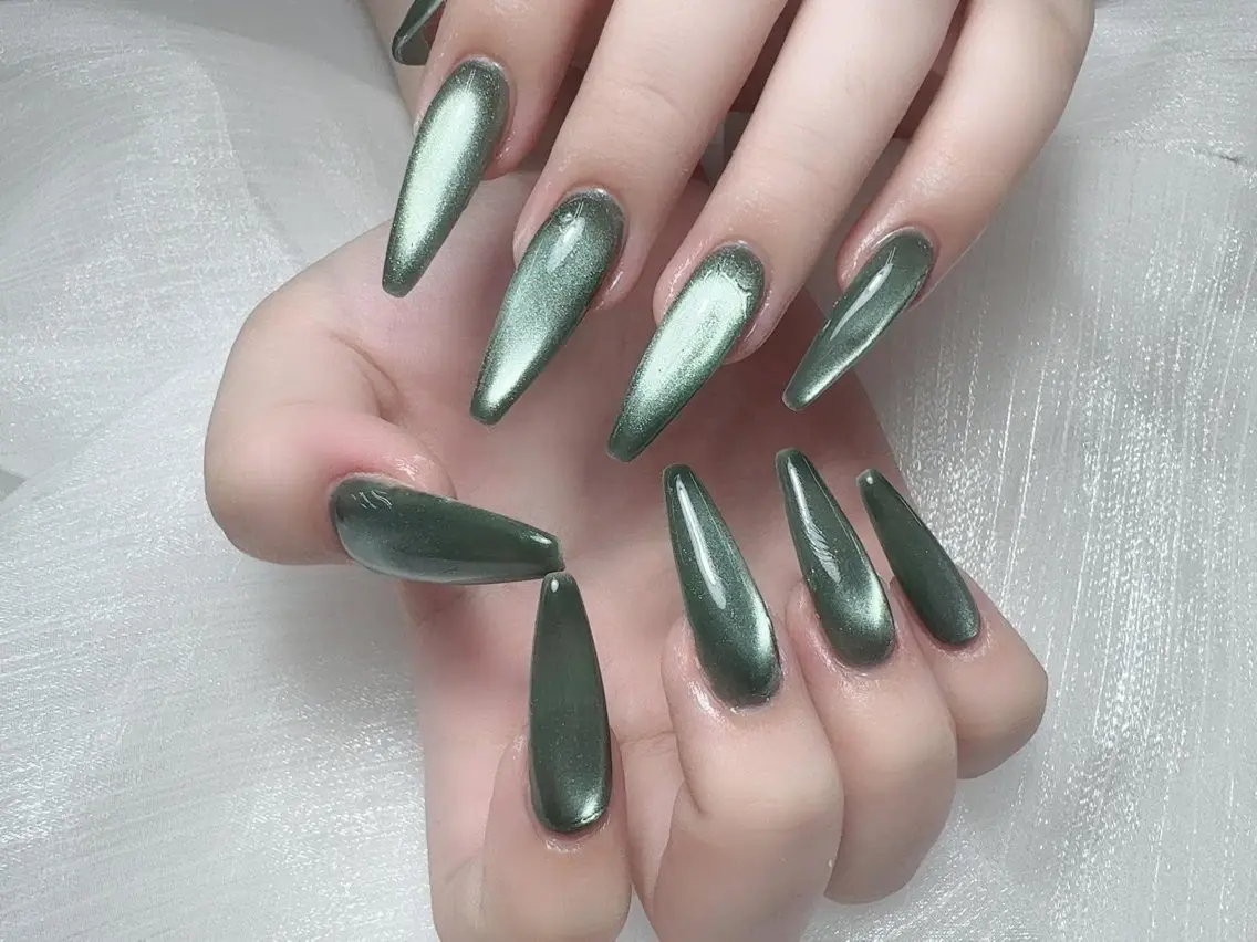 ネイル 水色 マグネットネイル ニュアンスネイル オフィスネイル ワンカラーネイル ハンドネイル Squen Nail shinjukuのネイルデザイン