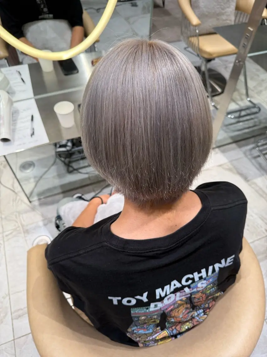 カラー ブリーチ ケアブリーチ ダブルカラー ハイライトカラー イルミナカラー 夏目唯衣/透明感 /艶カラーのヘアスタイル