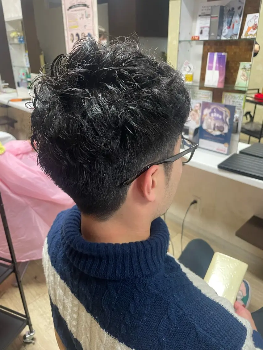 ショート パーマ メンズ メンズパーマ カット パーマ 徳留 もも花のヘアスタイル