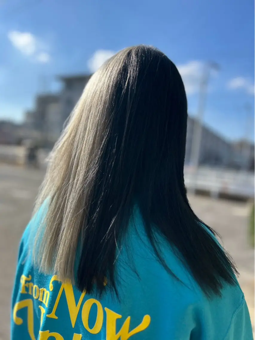 セミロング ツートーンカラー カット ヘアカラー トリートメント 大坪 拓斗のヘアスタイル