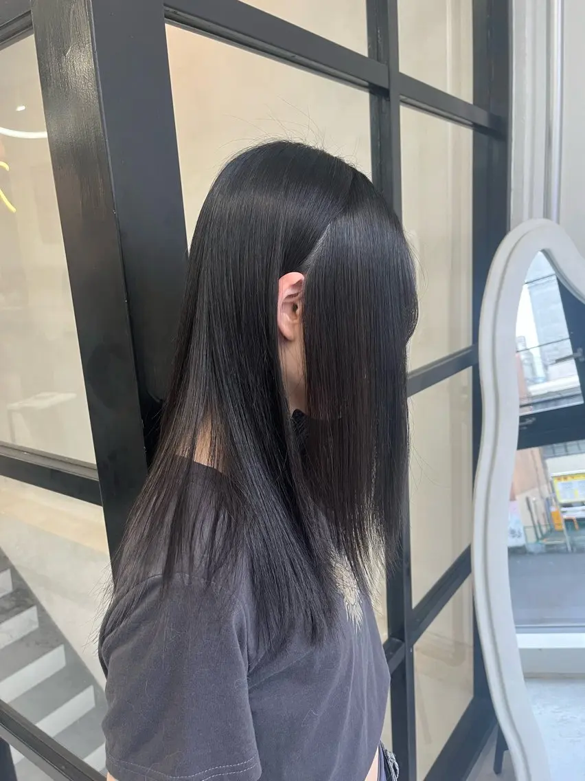 セミロング MaisonHALU 梅木琉衣のヘアスタイル