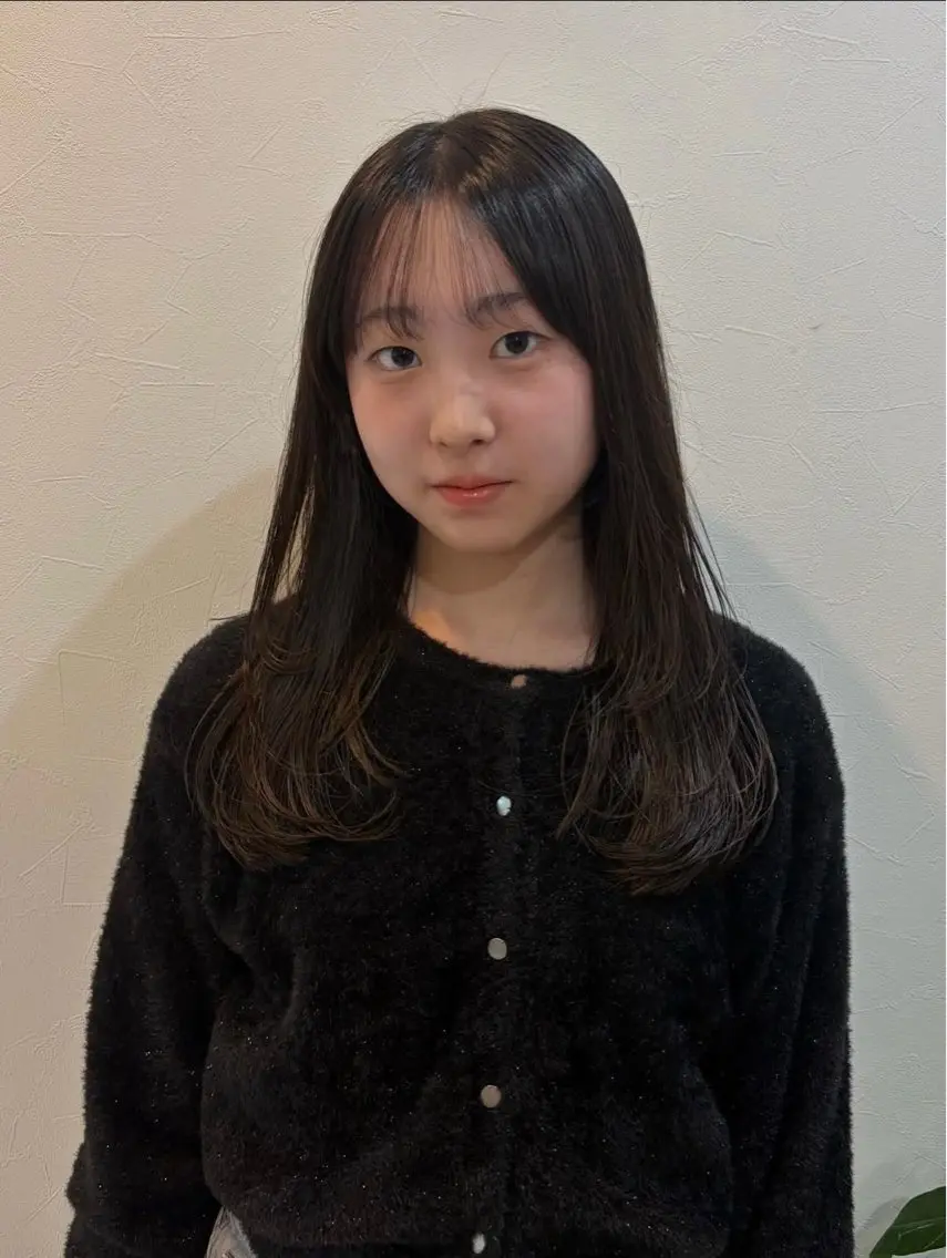 ロング ロングレイヤー レイヤーカット ロング カット 山岸 彩乃のヘアスタイル
