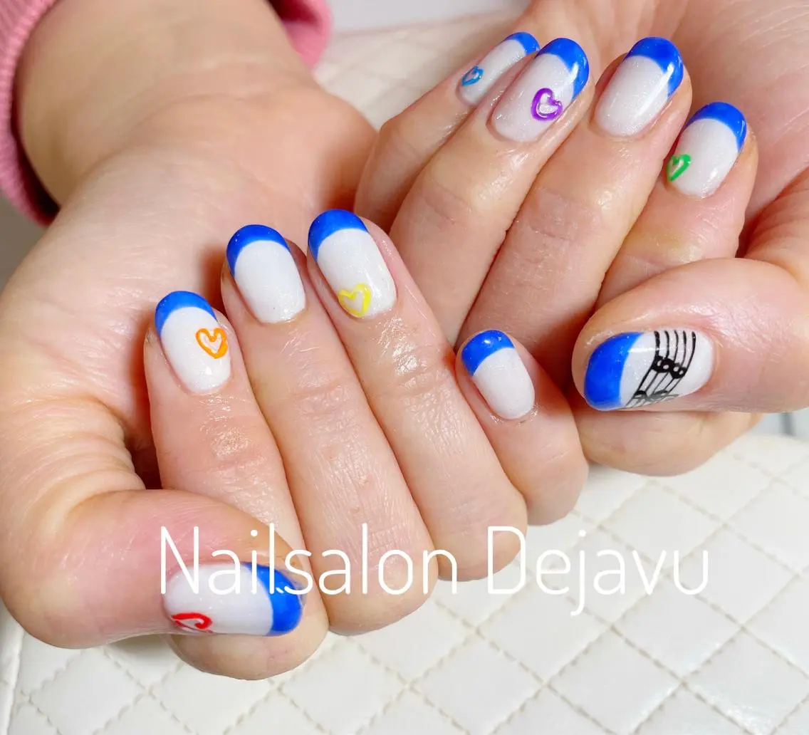 ネイル アートネイル ブルー フレンチネイル ハート Nail salon Dejavu 🌿のネイルデザイン