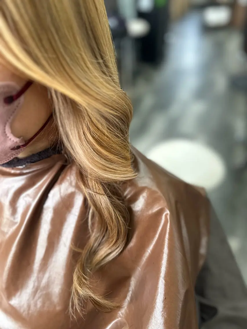 ロング ハイライト エンゼルス美容室斉間 圭司のヘアスタイル