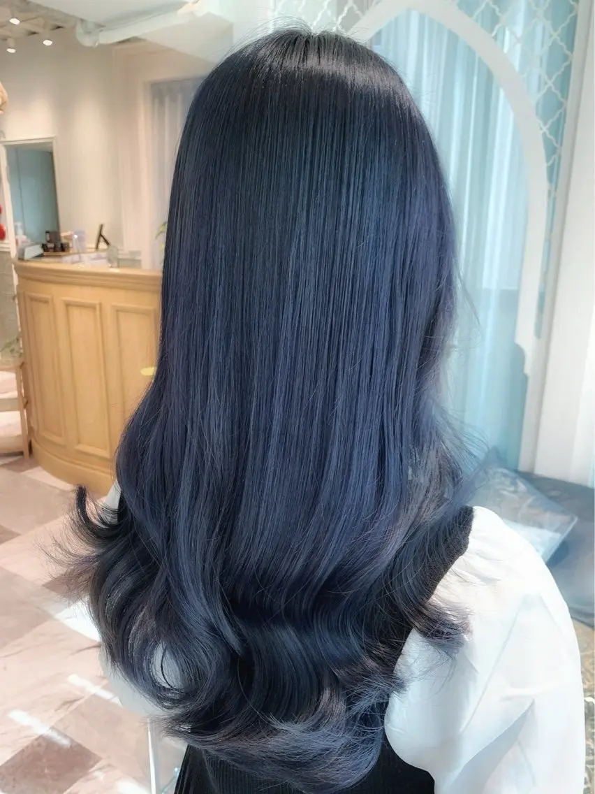 ミディアム カラー ベージュカラー 黒髪 ブリーチ ブルーカラー ブルーブラック カット ヘアカラー トリートメント 木屋元一/透明感 /前髪/レイヤーのヘアスタイル
