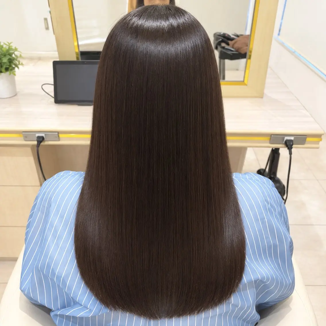 ロング 🤍縮毛矯正 髪質改善 ツヤ髪🤍のヘアスタイル