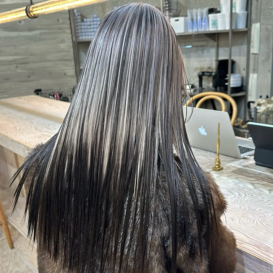 ロング ヘアカラー 🌈艶ブリーチ 🌈イッキのヘアスタイル