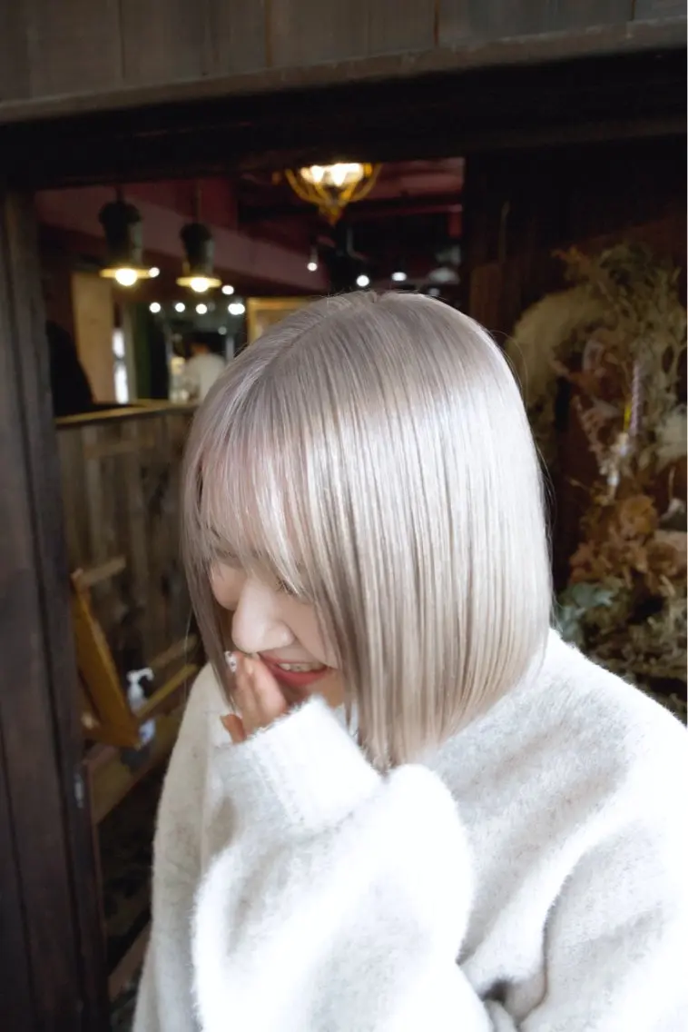 ミディアム カラー ブリーチ カット ヘアカラー トリートメント 安藤悠里/ハイトーン /デザインカラーのヘアスタイル