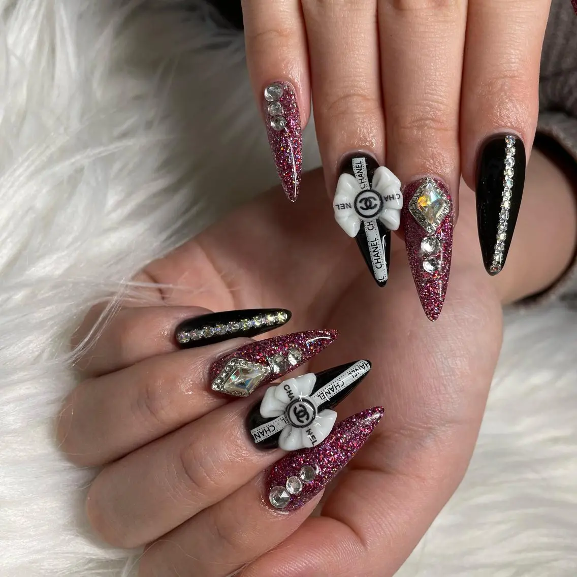 ロング ネイル Y. Sのネイルデザイン