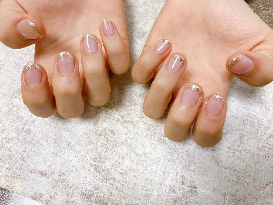 ネイル フレンチネイル ラメ(グリッター) mogunail &blowのネイルデザイン